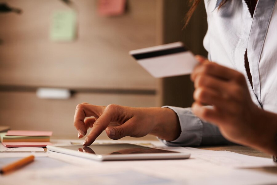 Understanding the Impact of a Low Credit Score on Credit Card Approvals