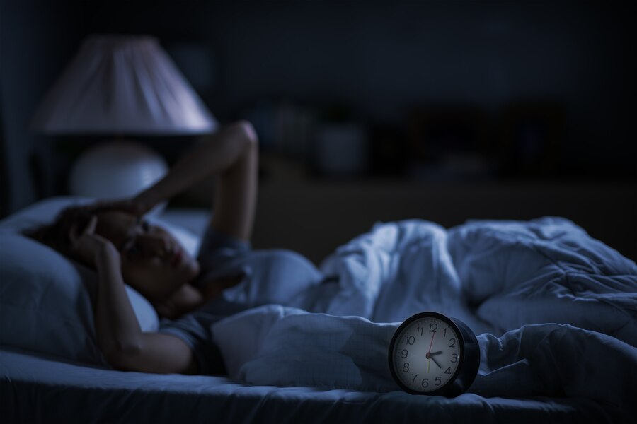 Sleepless Nights and Overdrafts: The Vicious Cycle